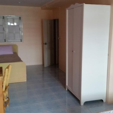 Oskar'S Guesthouse Hua Hin Bagian luar foto