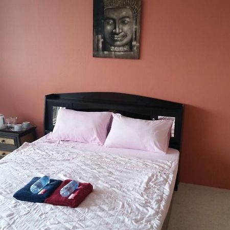 Oskar'S Guesthouse Hua Hin Bagian luar foto