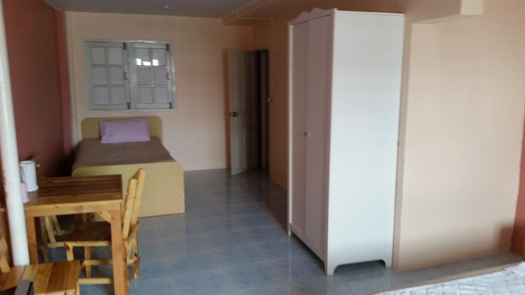 Oskar'S Guesthouse Hua Hin Bagian luar foto