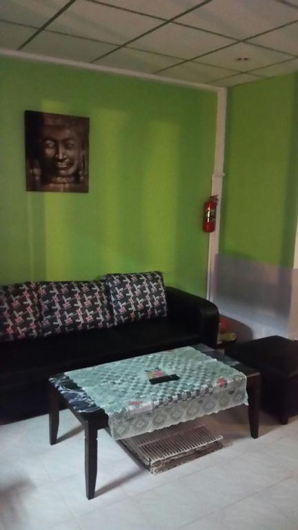 Oskar'S Guesthouse Hua Hin Bagian luar foto