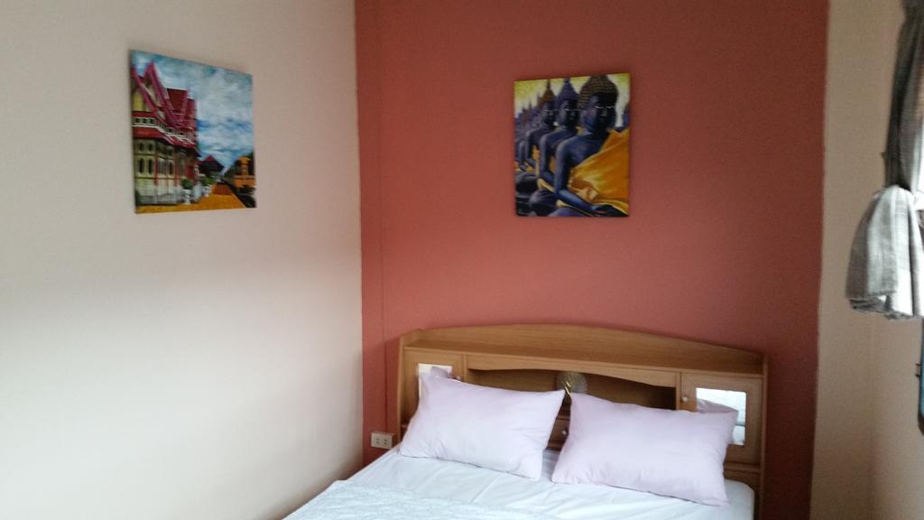 Oskar'S Guesthouse Hua Hin Bagian luar foto